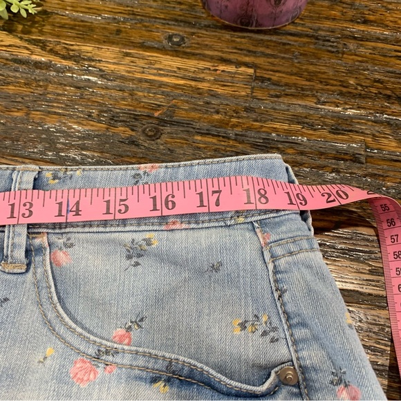 Cheeky High Waist Blue Jean Shorts Spandex Floral Cute 18 Frayed Wild Fable - Picture 10 of 15